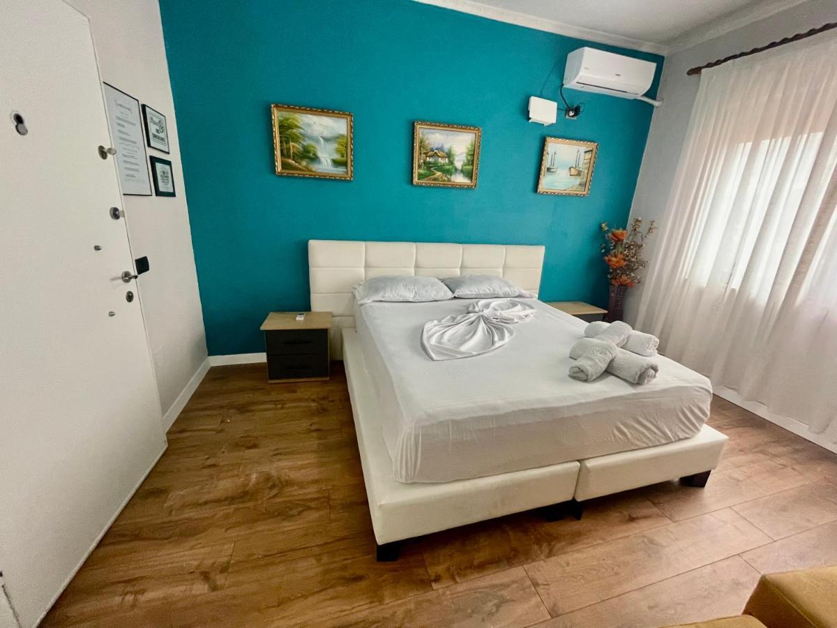 Central Room Private Entry And Bathroom Tirana Extérieur photo