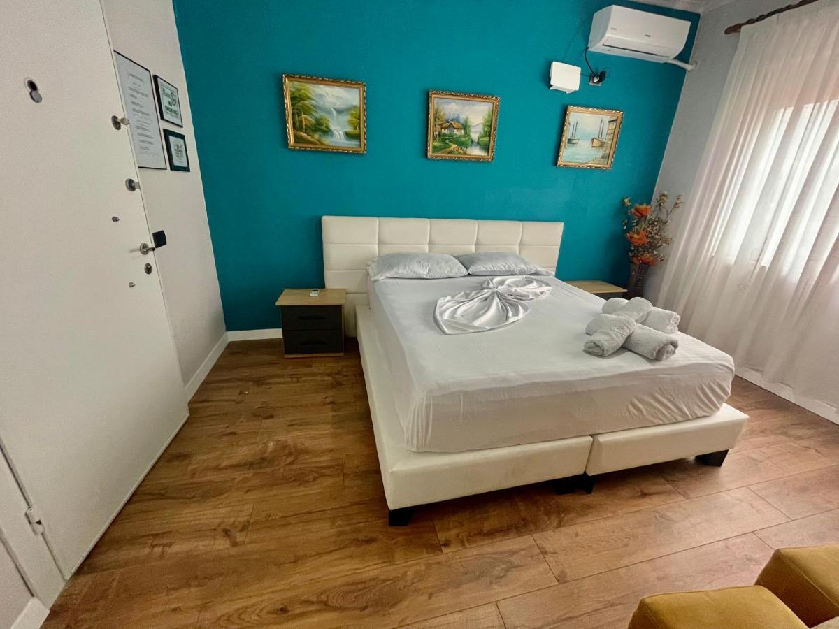 Central Room Private Entry And Bathroom Tirana Extérieur photo