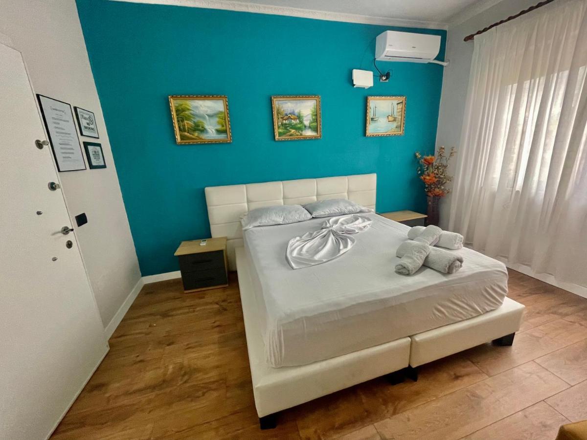 Central Room Private Entry And Bathroom Tirana Extérieur photo