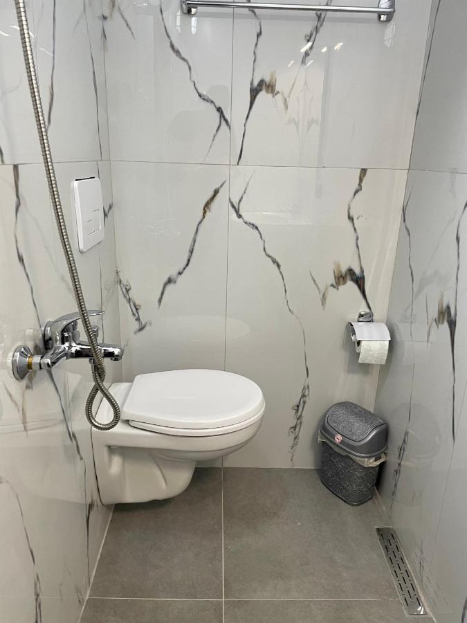 Central Room Private Entry And Bathroom Tirana Extérieur photo